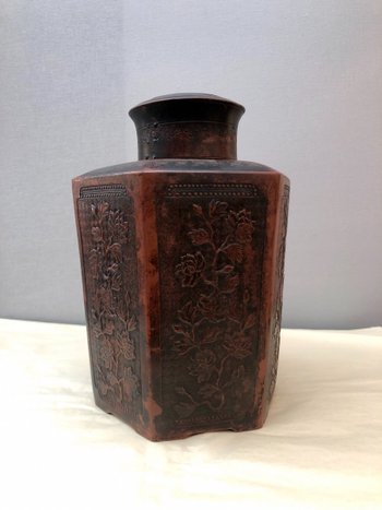 Vase with lacquered lid. China, Late 19th Early 20th Century