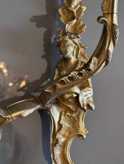 Grandes appliques XIXème aux Chinois en bronze doré & Ciselé. Hauteur 48cm