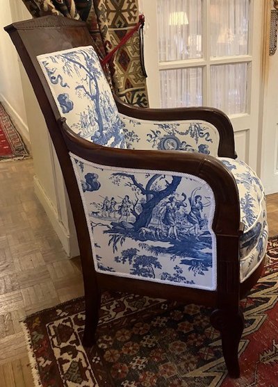 Very fine pair of mahogany and mahogany veneered bergères from the Empire period circa 1810