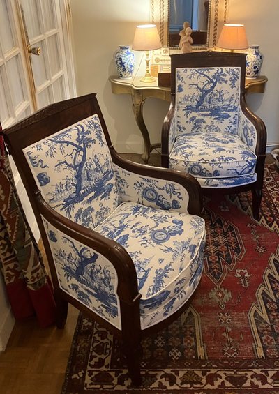 Very fine pair of mahogany and mahogany veneered bergères from the Empire period circa 1810