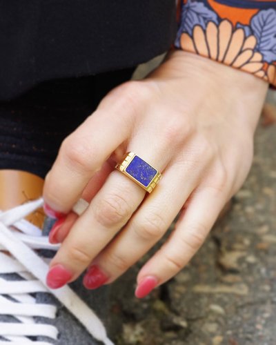 Anello con serbatoio in lapislazzuli in oro 18 carati, anello con serbatoio, anello rétro, blu oltremare, gioielli con serbatoio