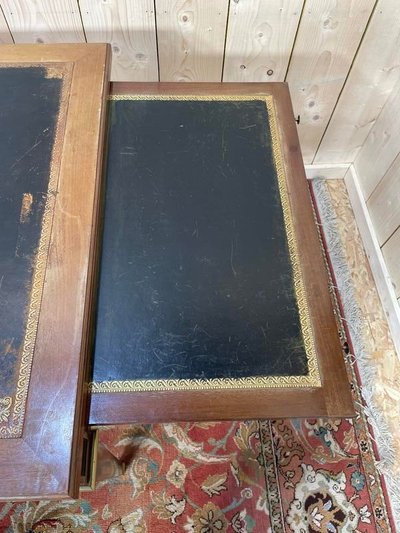 Bureau plat de style Louis XVI cuir noir 