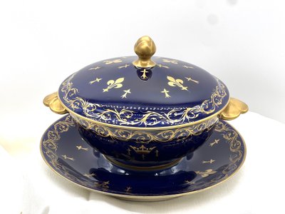 Elegant broth bowl with royal decoration, signed G. Asco - 19th century