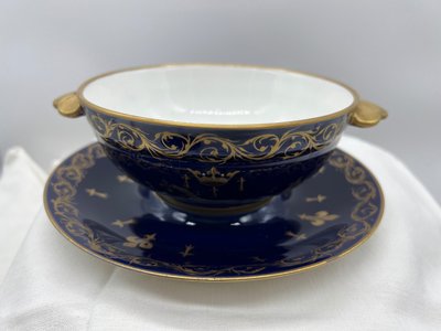 Elegant broth bowl with royal decoration, signed G. Asco - 19th century