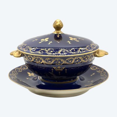 Elegant broth bowl with royal decoration, signed G. Asco - 19th century