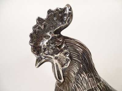 Scultura in argento massiccio Gallo che cammina Base in marmo Siena XIX secolo