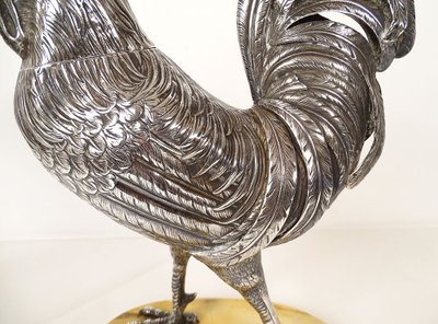 Scultura in argento massiccio Gallo che cammina Base in marmo Siena XIX secolo