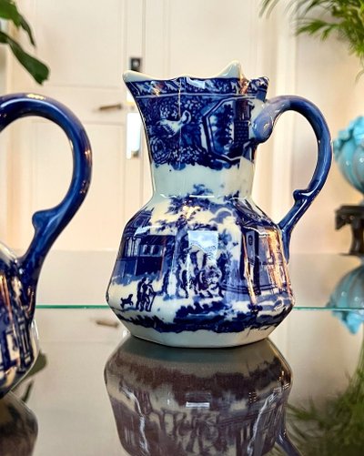 Pichets En Céramique Anglaise Ironstone - Carafes - XXe Siècle