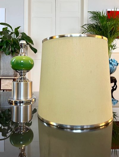 Lampada vintage in metallo stile spaziale con paralume in tessuto