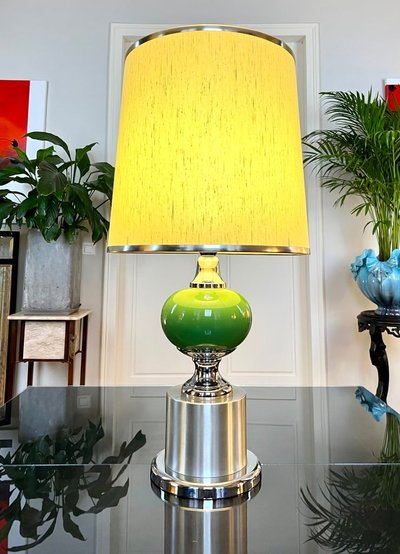 Lampada vintage in metallo stile spaziale con paralume in tessuto