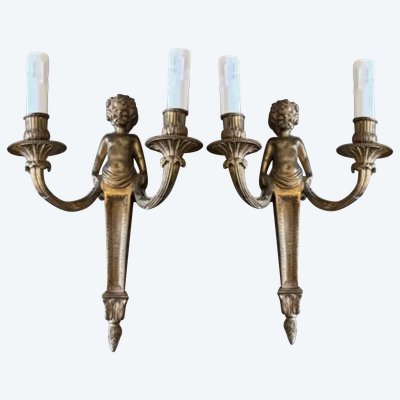 Coppia di appliques in ormolu del XIX secolo, decorate con putti