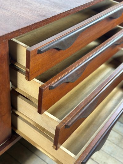 Vintage Teakholz-Schrank von Jentique furniture 1960