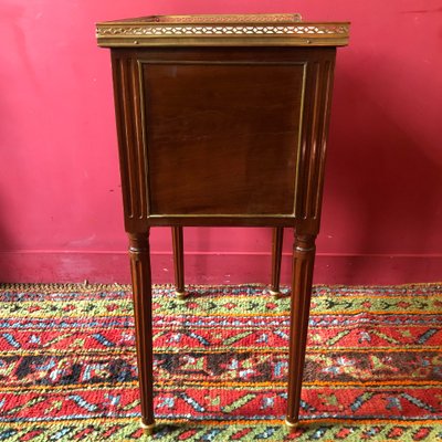 Table de salon estampillée, époque Louis XVI