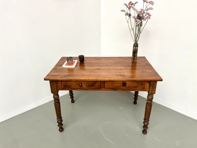 Scrivania in pino con gambe tornite, 1900