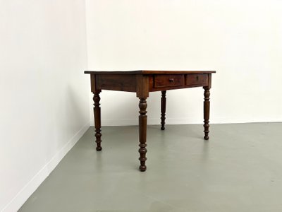 Scrivania in pino con gambe tornite, 1900