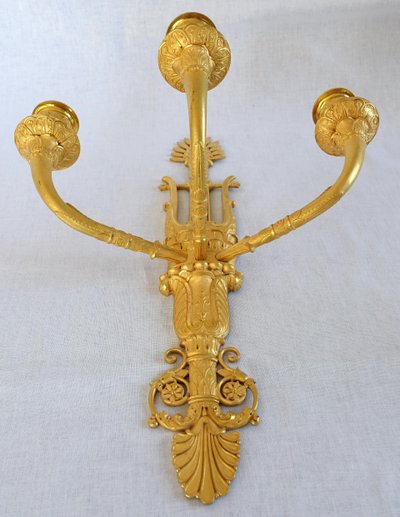 Coppia di appliques in stile impero in bronzo dorato con mercurio, a 3 bracci - attribuite a Claude Galle