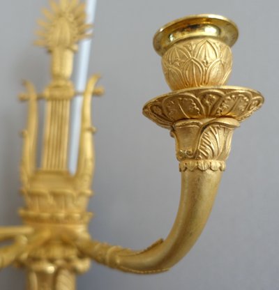 Coppia di appliques in stile impero in bronzo dorato con mercurio, a 3 bracci - attribuite a Claude Galle