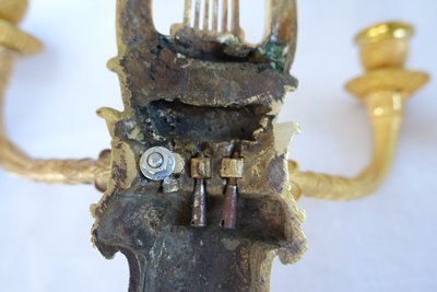 Coppia di appliques in stile impero in bronzo dorato con mercurio, a 3 bracci - attribuite a Claude Galle