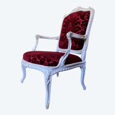 Fauteuil à châssis d'époque Louis XV Transition - marques au fer GM (Garde Meuble ?)