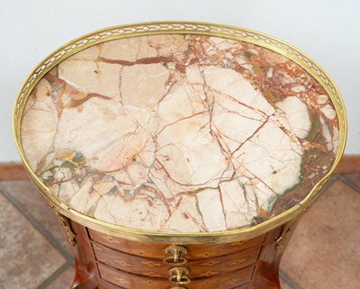 Paire de chevets anciens de forme ovoïde, France, XIXe siècle.