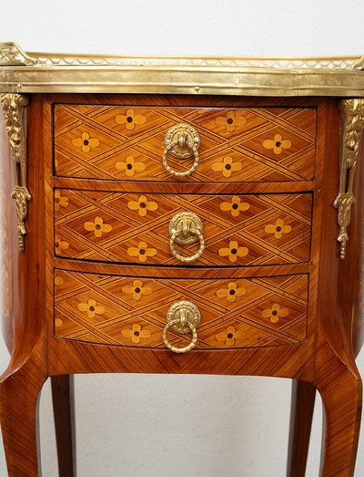 Paire de chevets anciens de forme ovoïde, France, XIXe siècle.