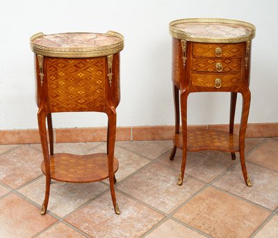 Paire de chevets anciens de forme ovoïde, France, XIXe siècle.