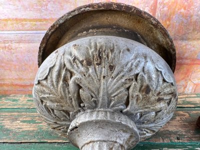 Pair of Medici Vases in Cast Iron, planter - Elegance of the 19th century