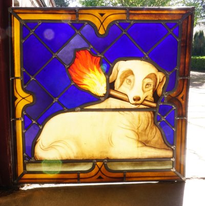 Vitrail - Vitraux - Chien tenant un flambeau