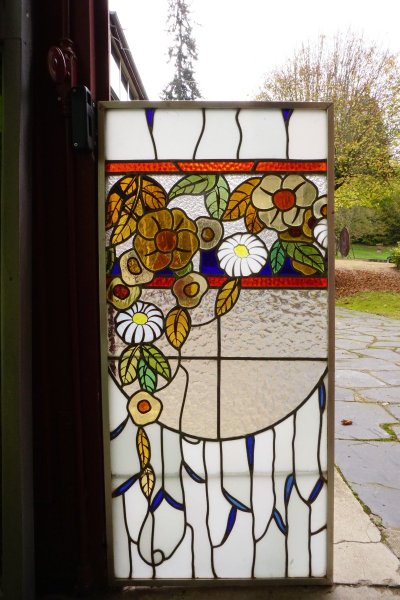 Vitrail - Stained glass - Cascade De Fleurs