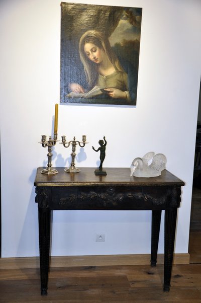 Console Louis XVI provençale .  Noyer  sculpté, Fin XVIIIe Siècle