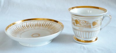 Large breakfast cup in fine gold-gilded Paris porcelain and its vermeil spoon