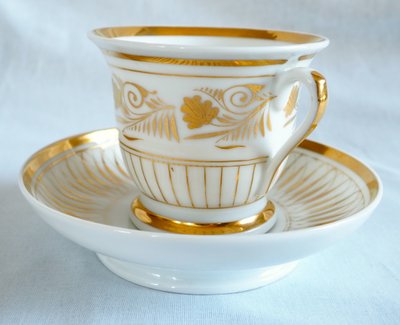Large breakfast cup in fine gold-gilded Paris porcelain and its vermeil spoon