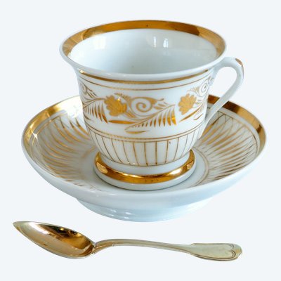 Large breakfast cup in fine gold-gilded Paris porcelain and its vermeil spoon