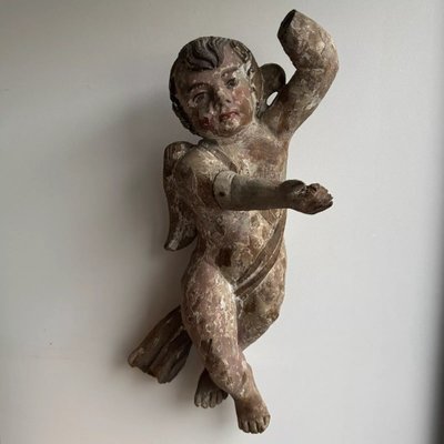 Polychrom geschnitzter Engel aus Holz aus dem 17. Jahrhundert
