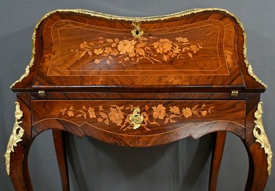 Bureau de Dame en Palissandre, style Louis XV – 2ème Partie XIXe