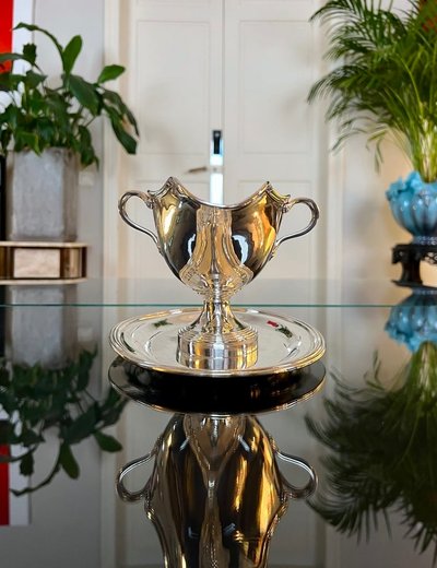Saucière mit Tablett aus versilbertem Metall - Goldschmied Charles Christofle