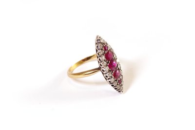 Anello marquise con rubini e diamanti in oro 18k e argento, anello navette antico