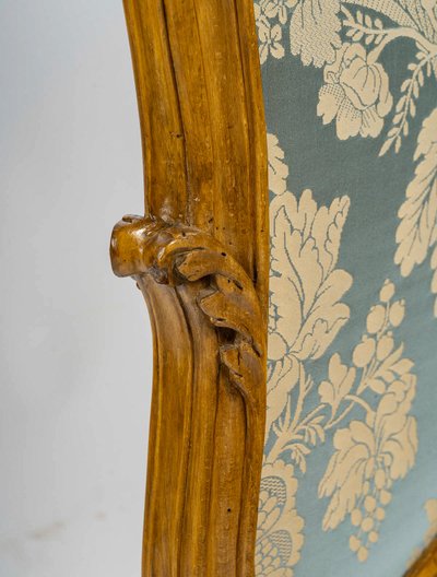 Paravento lionese in noce intagliato, epoca Luigi XV, circa 1740-1750