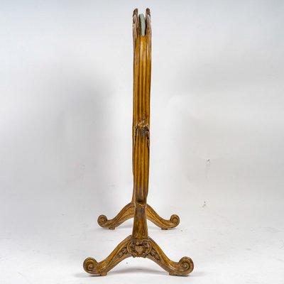 Paravento lionese in noce intagliato, epoca Luigi XV, circa 1740-1750