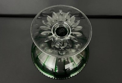 Coupe En Cristal Vert Taillé – Style Art Déco
