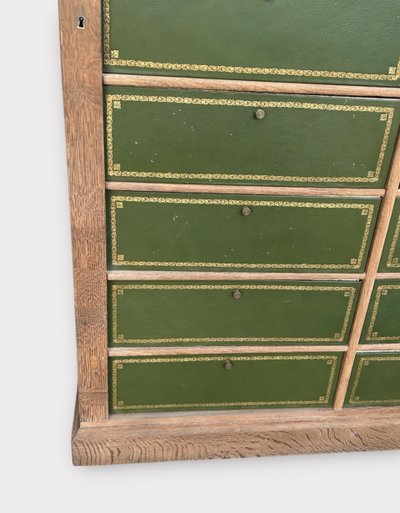 Grande mobile notarile in rovere sabbiato, fine XIX secolo 