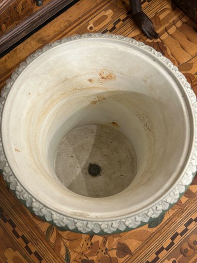 Vase Médicis En Porcelaine De Wedgwood Socle En Bronze Doré D’époque Début XIXéme Siècle 