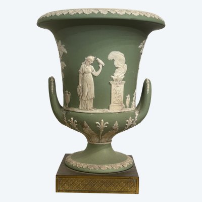 Vase Médicis En Porcelaine De Wedgwood Socle En Bronze Doré D’époque Début XIXéme Siècle 