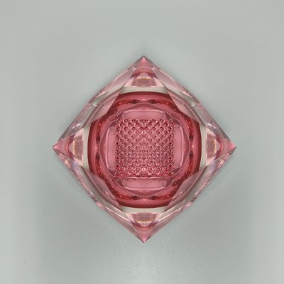 Magnifique cendrier ou vide-poche rose des années 1960, par Flavio Poli pour Seguso. Fabriqué en Italie.