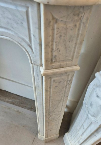 Cheminée Pompadour blanche