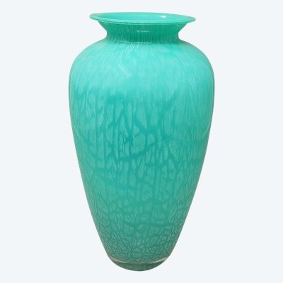 1970s Exquisited Handcrafted Green Vase by V.A.M. in Murano Glass. Made in Italy
