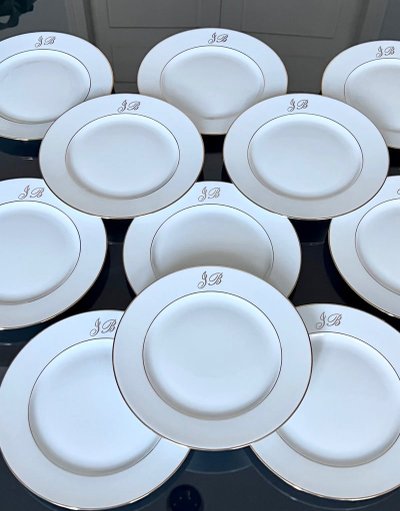 11 Assiettes à Dessert En Porcelaine De Limoges - Filets Or Monogrammes
