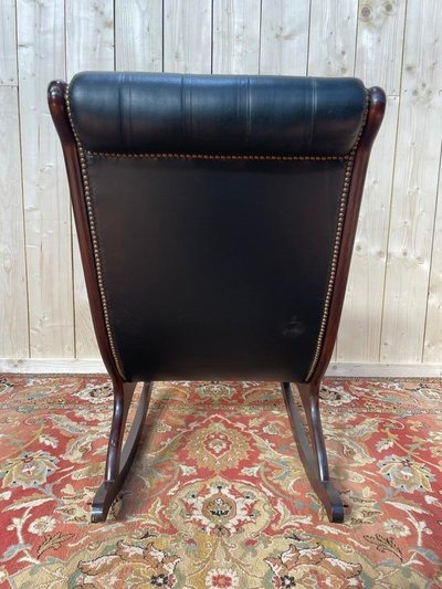 Fauteuil basculant Chesterfield en cuir noir 