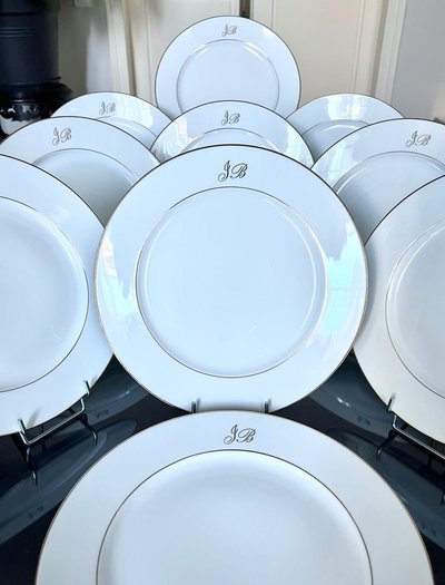 12 Dinner Plates Gold Fillet Design - Limoges Porcelain - Monograms