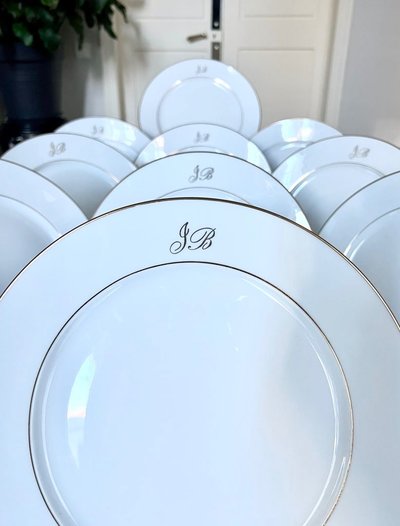 12 Dinner Plates Gold Fillet Design - Limoges Porcelain - Monograms